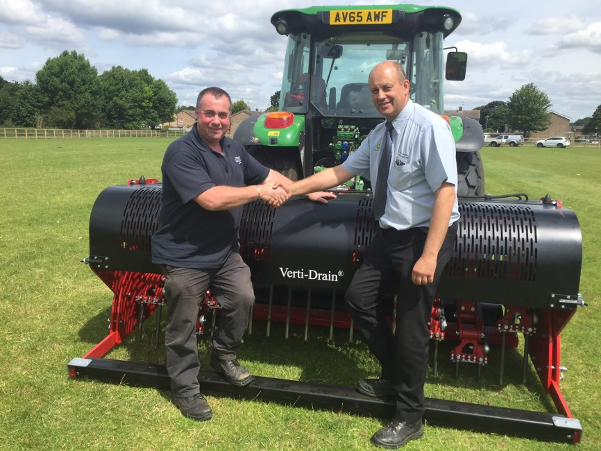 St Edmundsbury Borough Council Make Good Use Of Their Verti Drain 